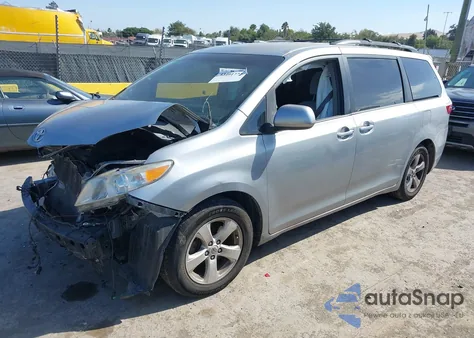 2015 Toyota Sienna Le 8 Passenger from USA, damaged, VIN 5TDKK3DC3FS685643